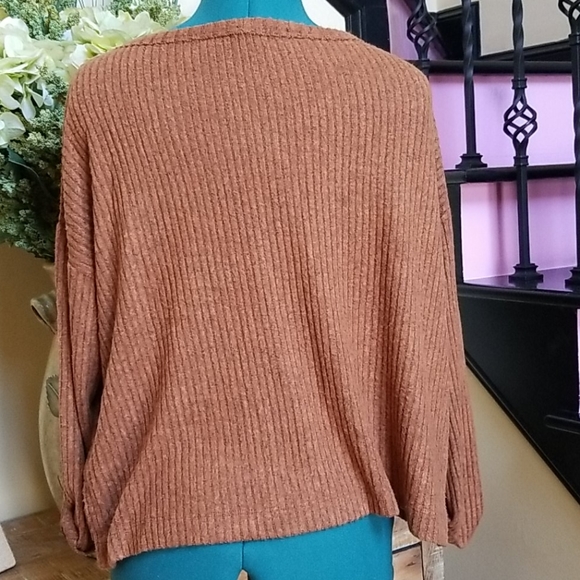 Lush Ribbed Knit Crop Top - SZ M - Picture 4 of 6